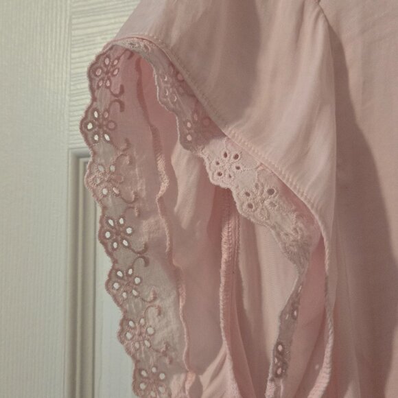 LC Lauren Conrad Pink Blouse w/ Ruffled Cap Sleeve & Lace Detail Trim Size L - Picture 4 of 6